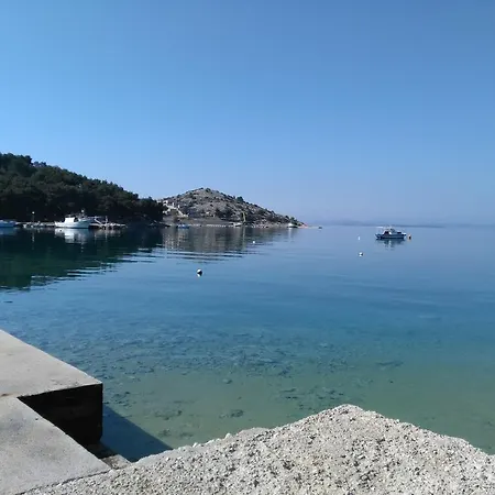 Beach House Maria 3* Drage